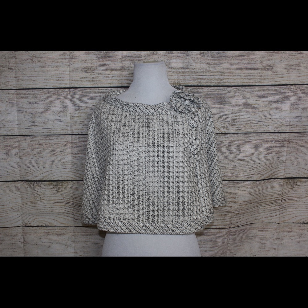 Knitted Black and White Cloak w. Floral Detail